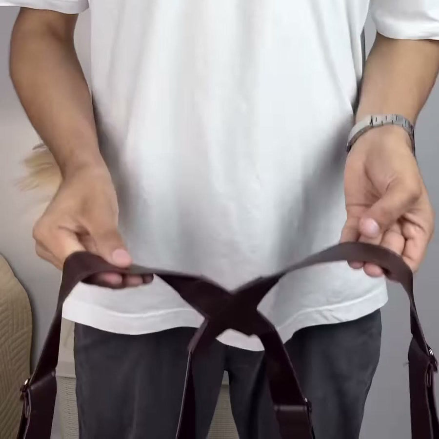 ストラップを交差させたまま持つ