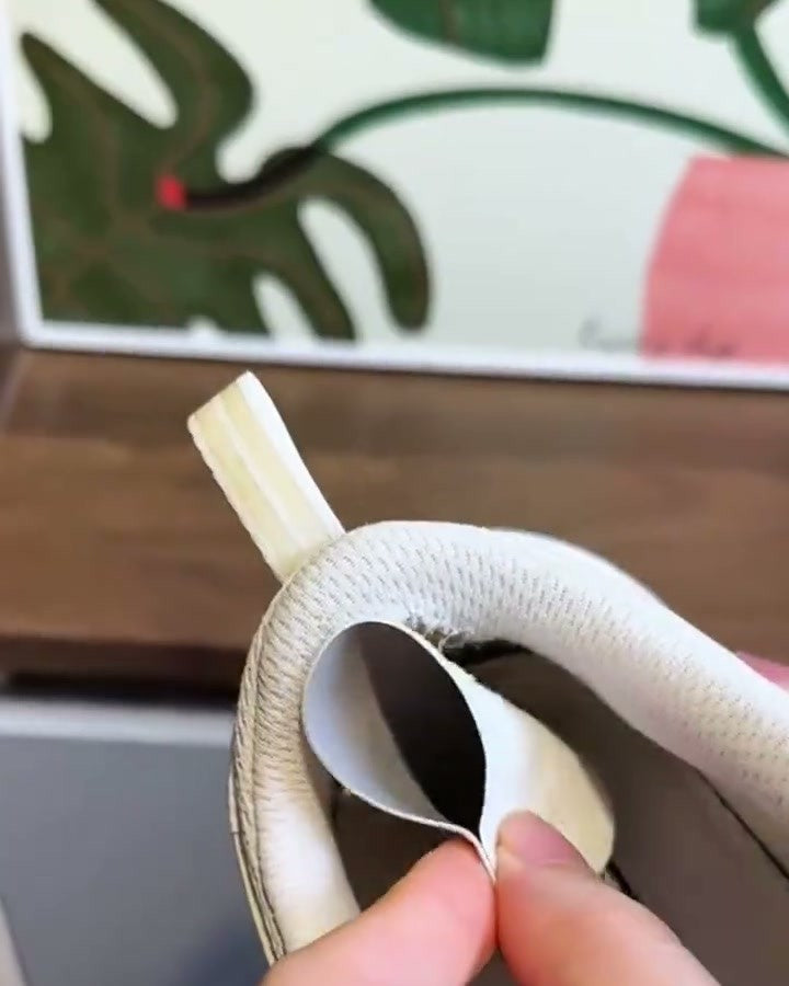 シートをかかとの内側に合わせる
