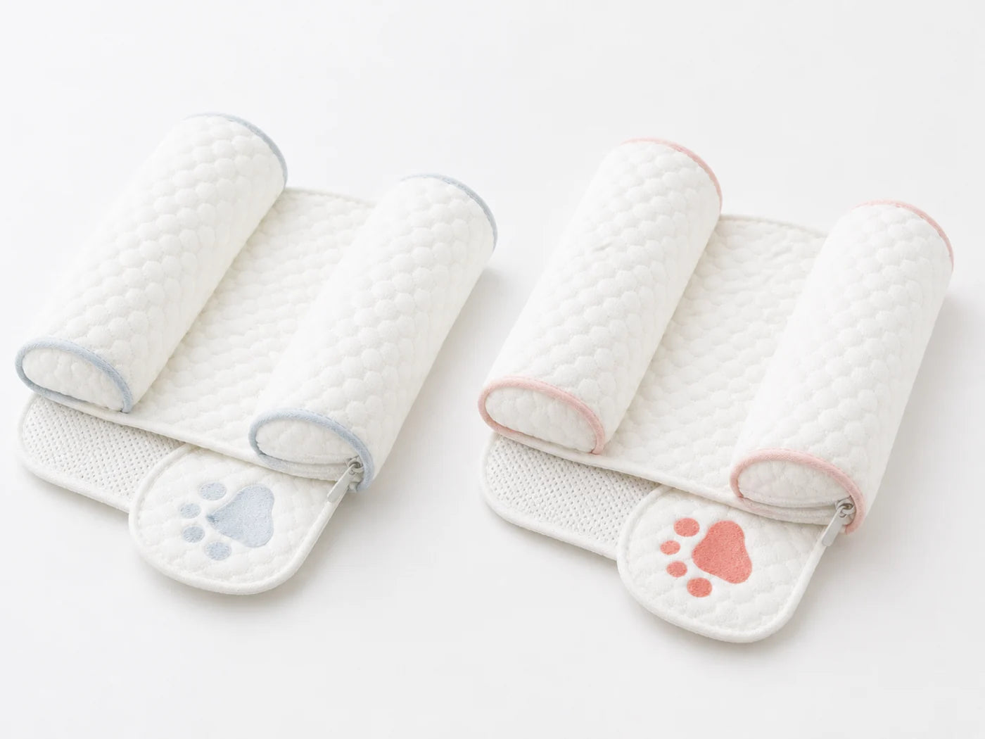 ふちどりがブルーのネムポケと、ふちどりがピンクのネムポケを並べたところ